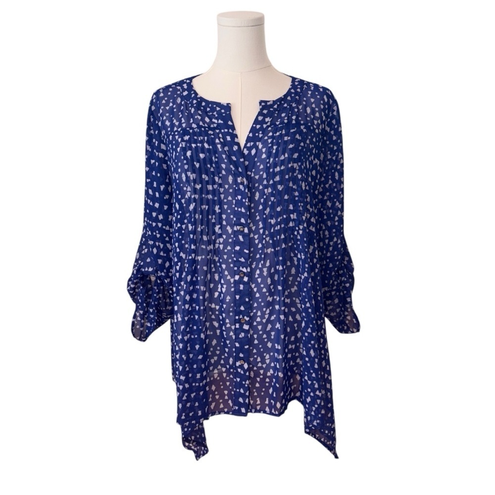 Women's Medium RELAXED Hi-Low Hem Button Soft Work Casual Blue Pattern Blouse